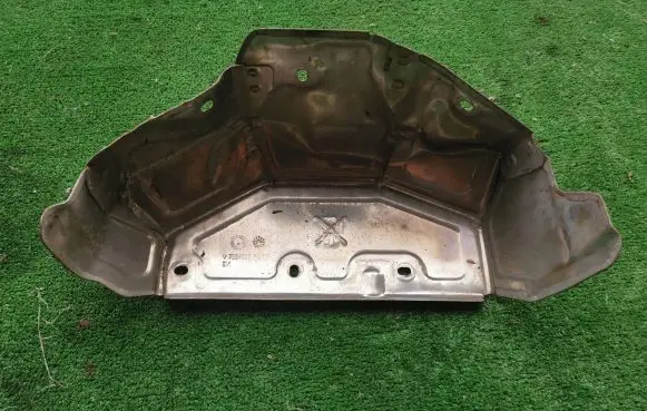 Exhaust heat shield