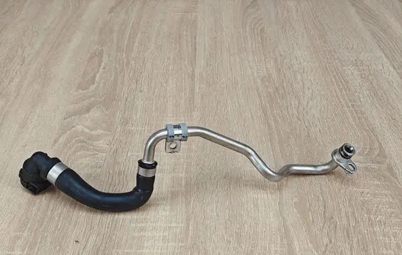 BMW 5 G30 G31 G38 Coolant pipe/hose 8650087
