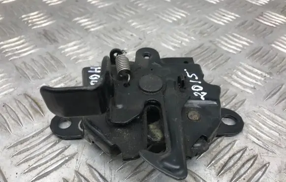 Lexus CT 200H Engine bonnet/hood lock/catch