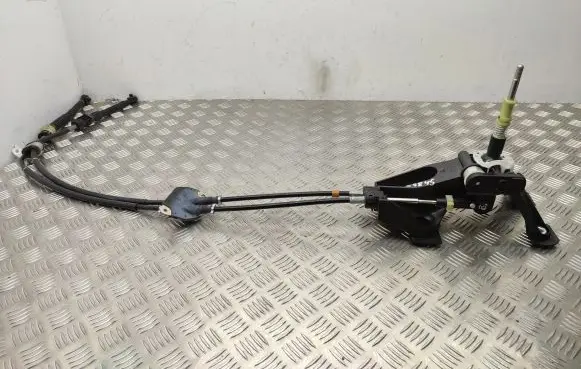 Mazda 3 Gear shifter/selector BCKN46100A