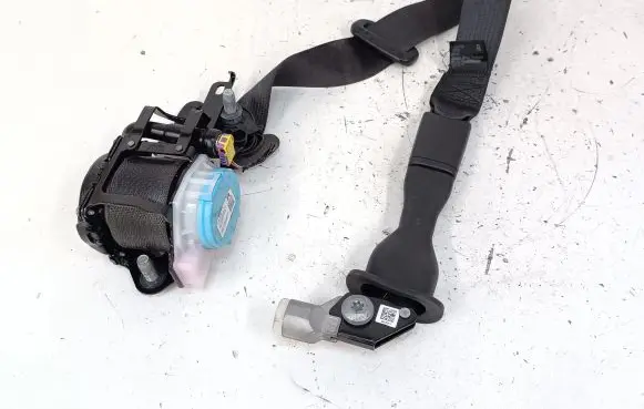 Opel Insignia B Front seatbelt 23464716 565485871