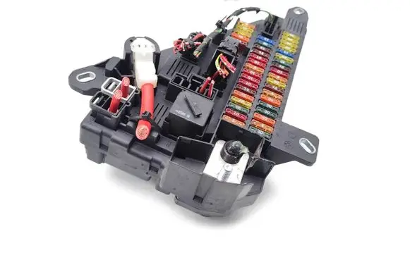 BMW 5 E60 E61 Fuse module 6906619