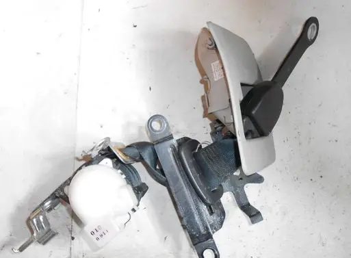 Toyota Corolla Verso AR10 Rear seatbelt 7D6680