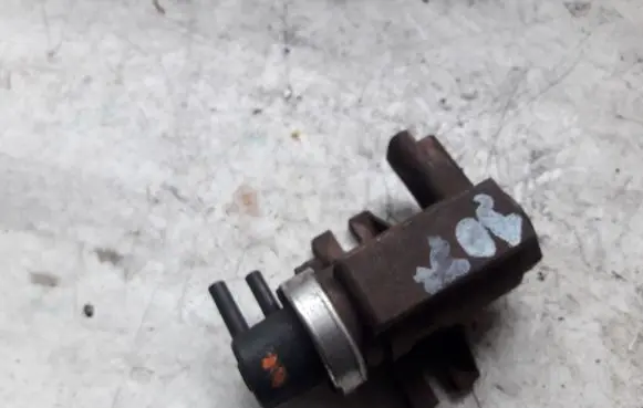 Ford Focus Vacuum valve 9652570180