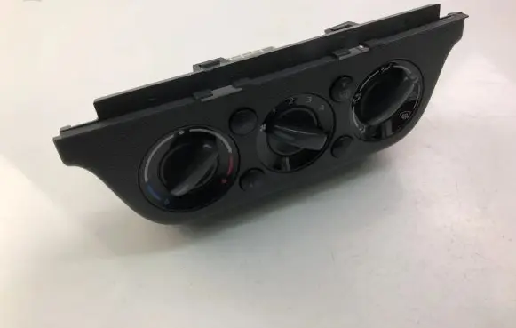 Suzuki Swift I Interior fan control switch 