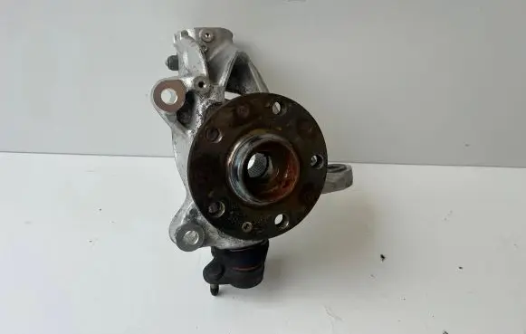 Volkswagen PASSAT B8 Front wheel hub 5Q0407257A