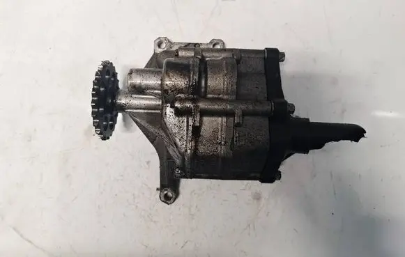 Mercedes-Benz Sprinter W901 W902 W903 W904 Oil pump 6061810801