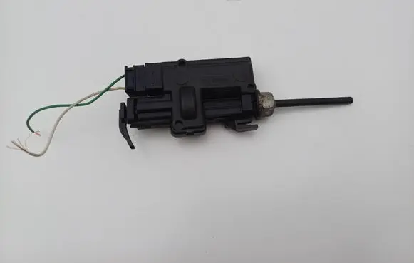 Renault Megane II Fuel tank cap lock motor 8200305732B
