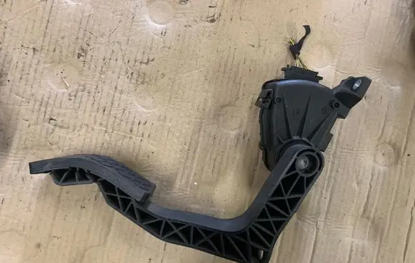Audi A8 S8 D3 4E Accelerator throttle pedal 4E1723523E F30015601 6PV00802642