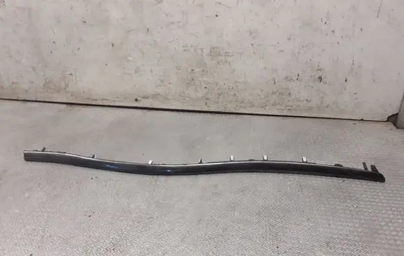 Hyundai Sonata Dashboard glove box trim 