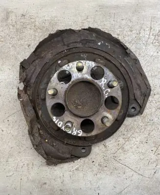 Rear wheel hub