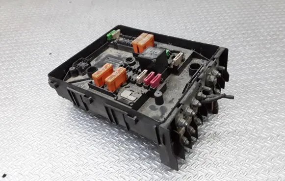 Seat Toledo III (5P) Fuse module 1K0937125A