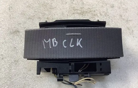 Mercedes-Benz CLK A209 C209 Car ashtray A2096800550 A2096800650 E040517001