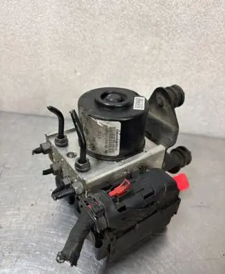Volkswagen Golf V Master brake cylinder