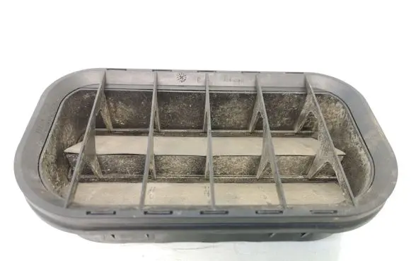 Ford Cougar Quarter panel pressure vent 95VWA019K51AA