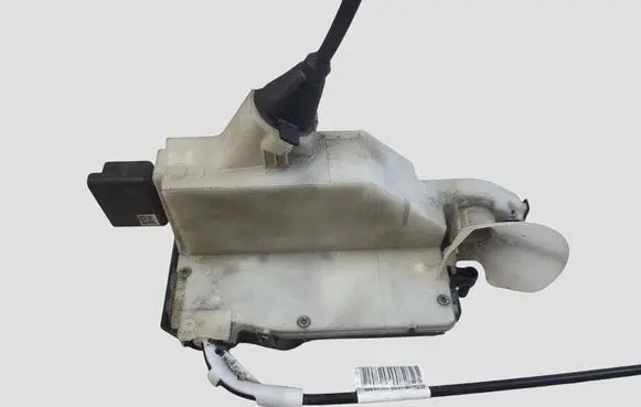 Peugeot 208 I Front door lock