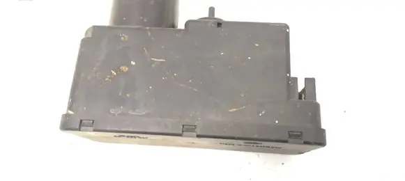 Volkswagen PASSAT B3 Central locking vacuum pump 357862257