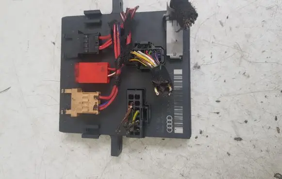 Audi A4 S4 B6 8E 8H Light module LCM 8E0907279E