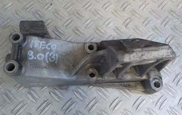 Iveco Daily 5th gen Engine mounting bracket 504359804