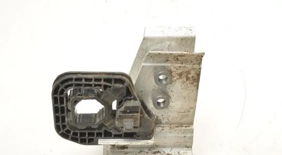 BMW i4 Radiator mount bracket 9498819