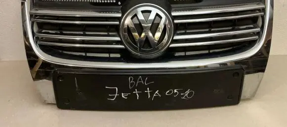 Volkswagen Jetta V Front grill 1K5853653C