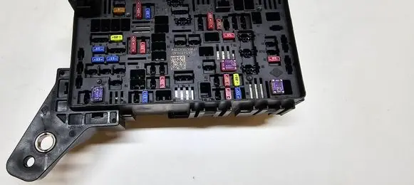 Jeep Grand Cherokee WL Fuse module 68347016AD