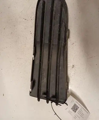 Volvo V50 Front bumper lower grill 30657010