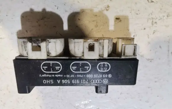 Volkswagen Sharan Glow plug pre-heat relay 701919506A