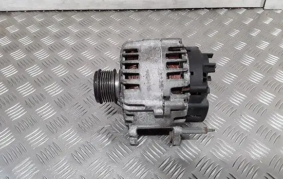 Volkswagen Scirocco Generator/alternator 03L903023F