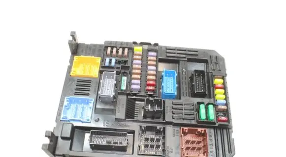 Opel Mokka B Comfort/convenience module 9832880380