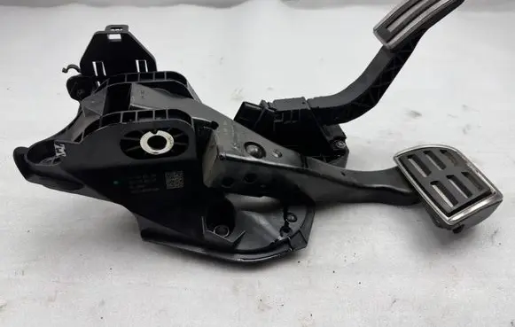 Skoda Octavia Mk3 (5E) Brake pedal 5Q2723058 5Q2723058AP