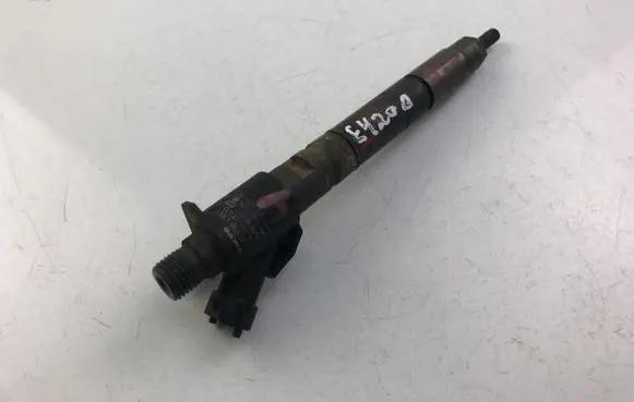 Volvo XC60 Fuel injector 31303238