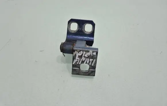 Alfa Romeo Giulia Front door lower hinge 