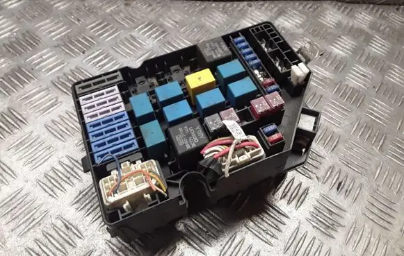 Hyundai Tucson JM Fuse module 912322E120