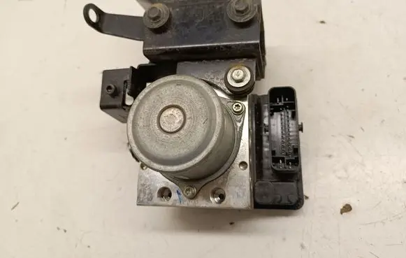 Nissan Leaf II (ZE1) ABS Pump 476605SH50 262000124