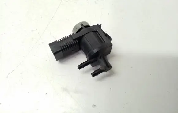 Audi A4 S4 B7 8E 8H Turbo solenoid valve 1K0906283A