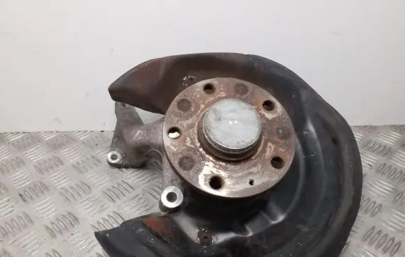 Volkswagen Scirocco Rear wheel hub