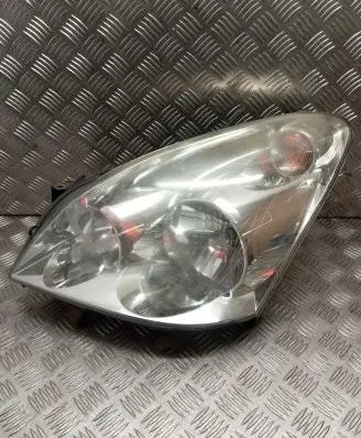 Toyota Corolla Verso AR10 Headlight/headlamp 7357230400