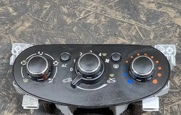 Dacia Duster Climate control unit N109211S