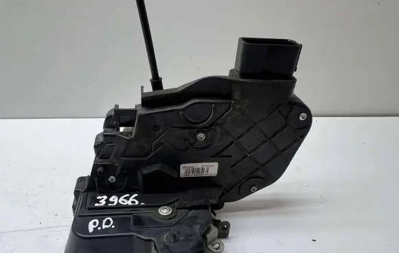 Volvo XC60 Front door lock 30799303 A048069 3099N