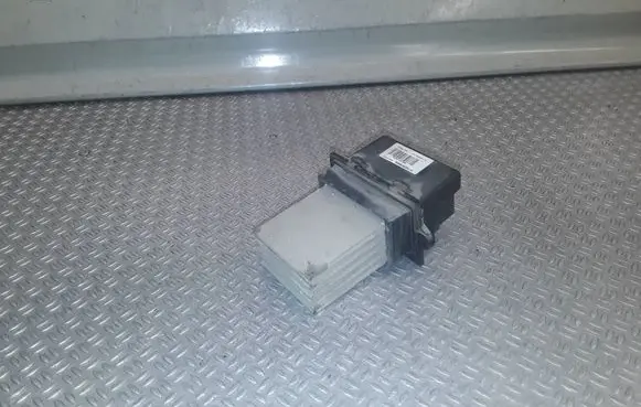 Chrysler Pacifica Heater blower motor/fan resistor 73420112J