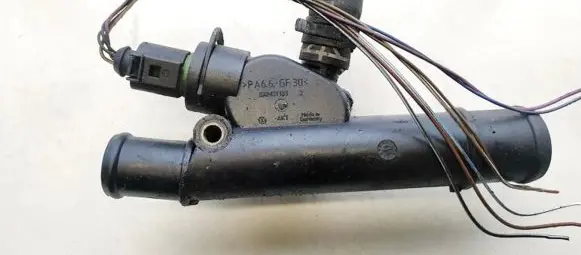 Skoda Octavia Mk1 (1U) Engine coolant pipe/hose 038121133