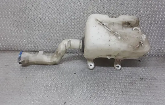 KIA Carnival Windshield washer fluid reservoir/tank