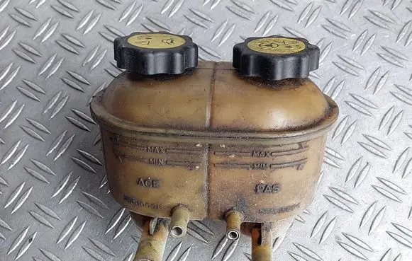 Land Rover Discovery Power steering fluid tank/reservoir