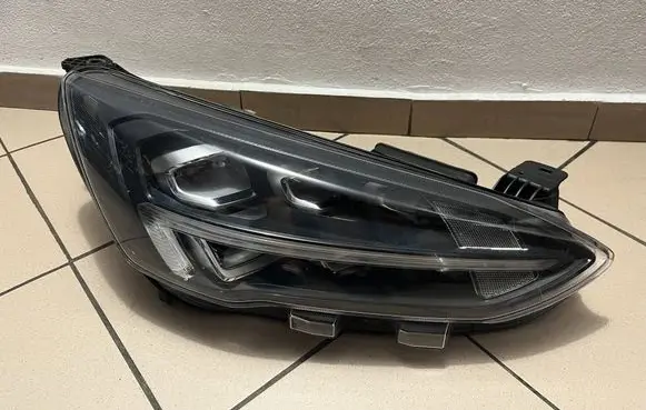 Ford Focus Headlight/headlamp JX7B13E014CE