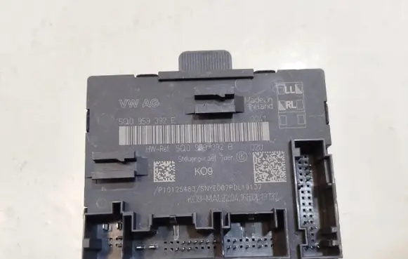 Skoda Superb B8 (3V) Door control unit/module 5Q0959392B