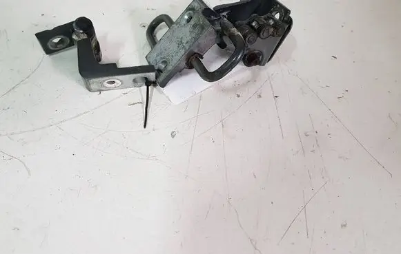 Audi Q7 4L Front door lower hinge 8E0831412E