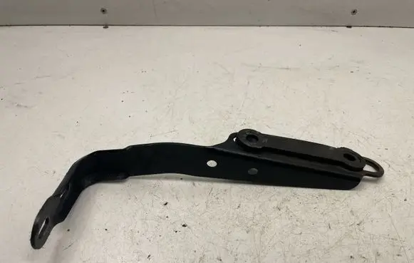 Mercedes-Benz C W204 Muffler mount bracket/holder A2114923341
