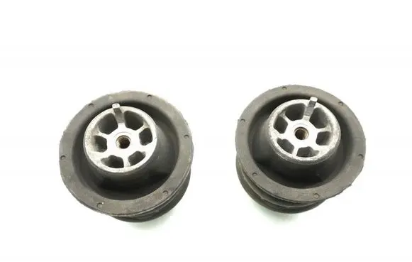 Engine mount vacuum valve