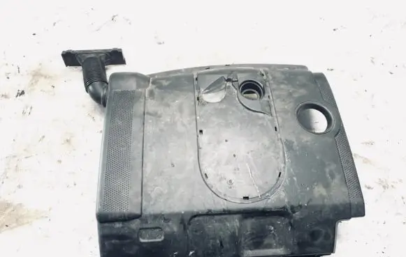 Volkswagen Golf V Engine cover (trim) 03c129607n 4608385916